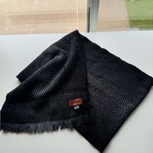 Massoni unisex scarf- great condition